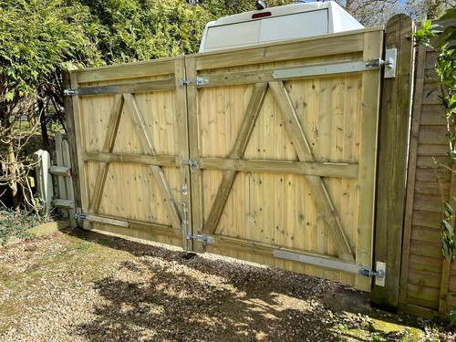 Adjustable gate hinges 600mm