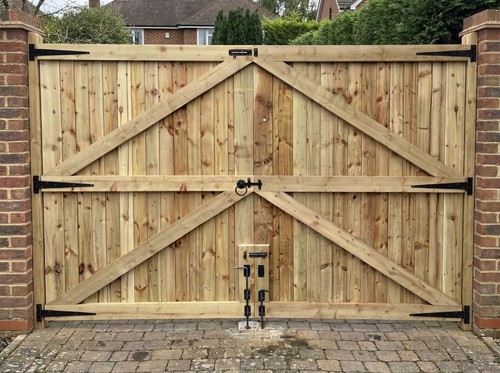 Wooden driveway gates - driveway,